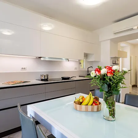 Bina By Interhome Apartment