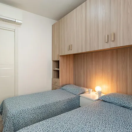 Bina By Interhome Daire